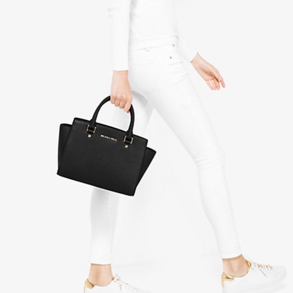 Michael Kors Selma medium black bag - Picture 2 of 11